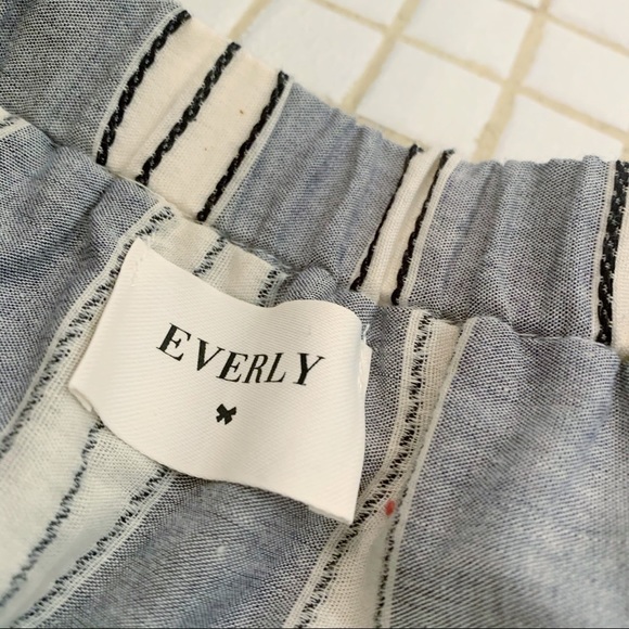 🛍 Everly Off The Shoulder Ruffled Striped Top - Picture 5 of 6